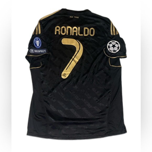 Cristiano Ronaldo Retro Soccer Jersey - Picture 2 of 2